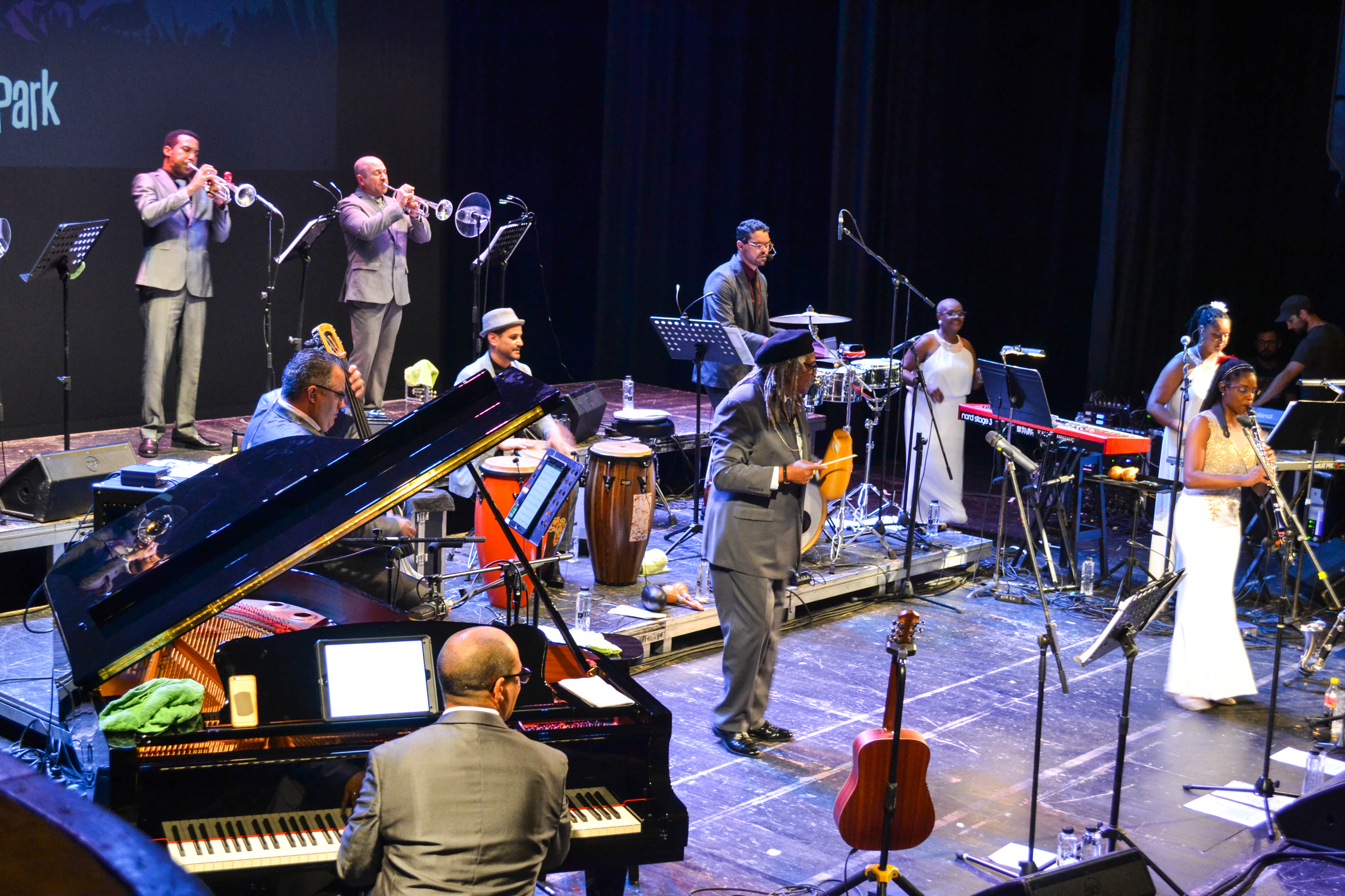 Clujenii au dansat pe ritmuri cubaneze la deschiderea Jazz in the Park