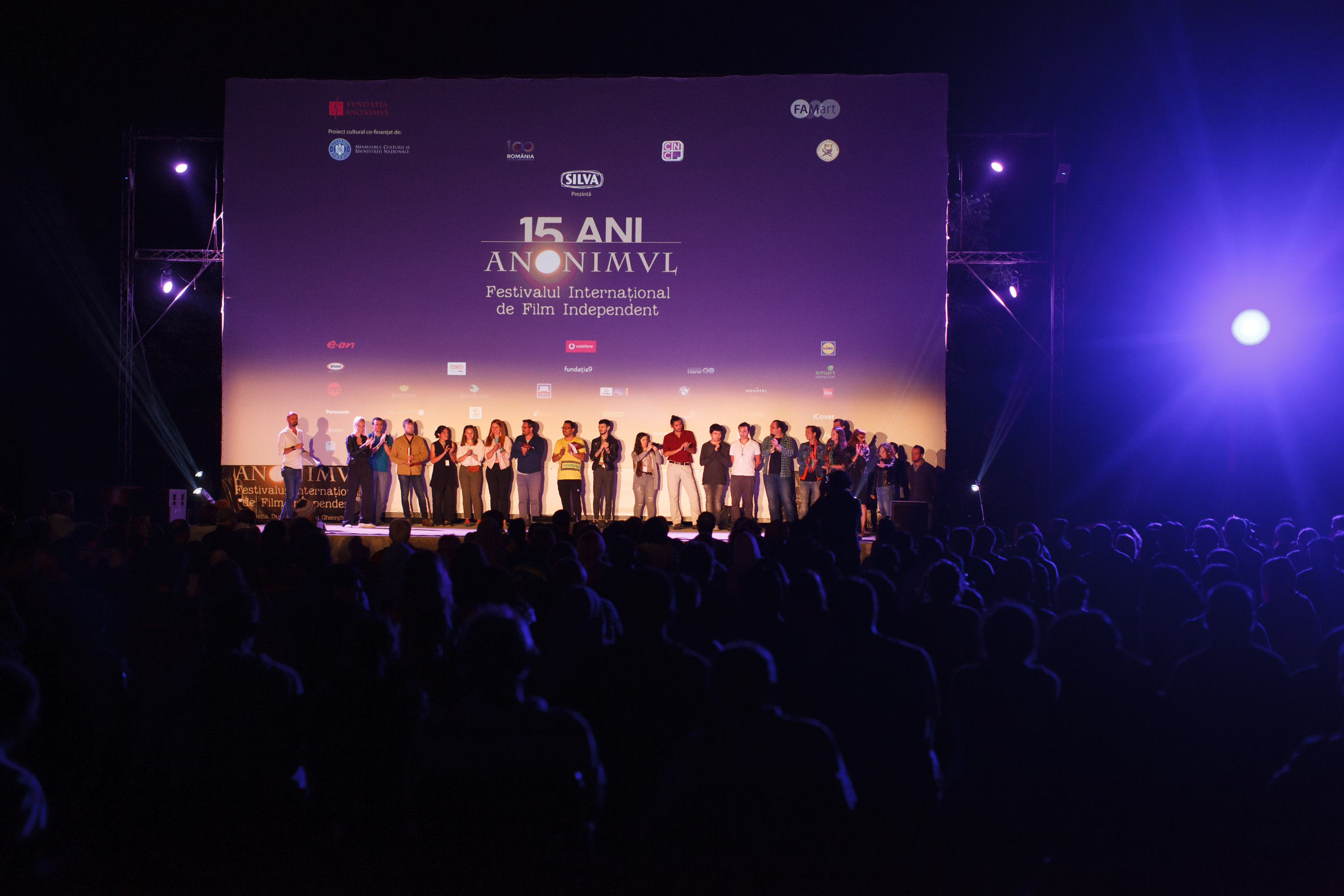 Trofeul celei de-a 15-a ediții a festivalului de film ANONIMUL, câștigat de regizorul filmului „Under the Tree”, Hafsteinn Gunnar Sigurðsson. Lista întreagă a premiilor