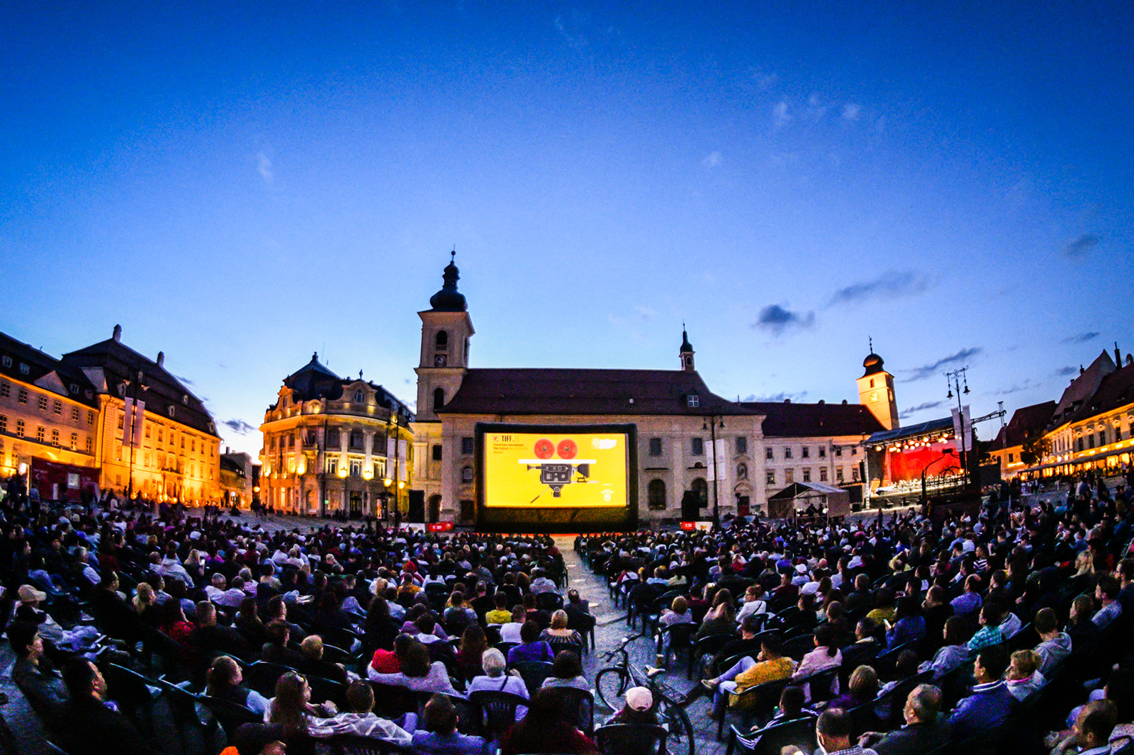 TIFF Sibiu 2019: filme românești sold-out și mii de cinefili prezenți la proiecțiile în aer liber