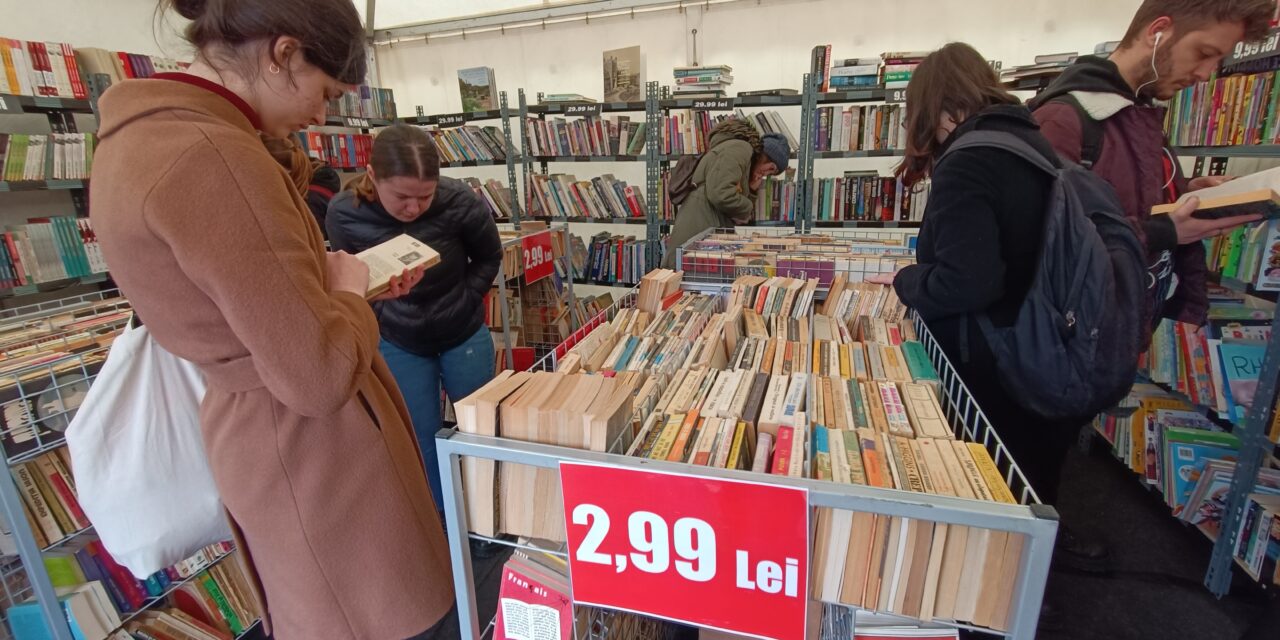 S-a deschis Târgul de Carte Gaudeamus, în Piața Unirii