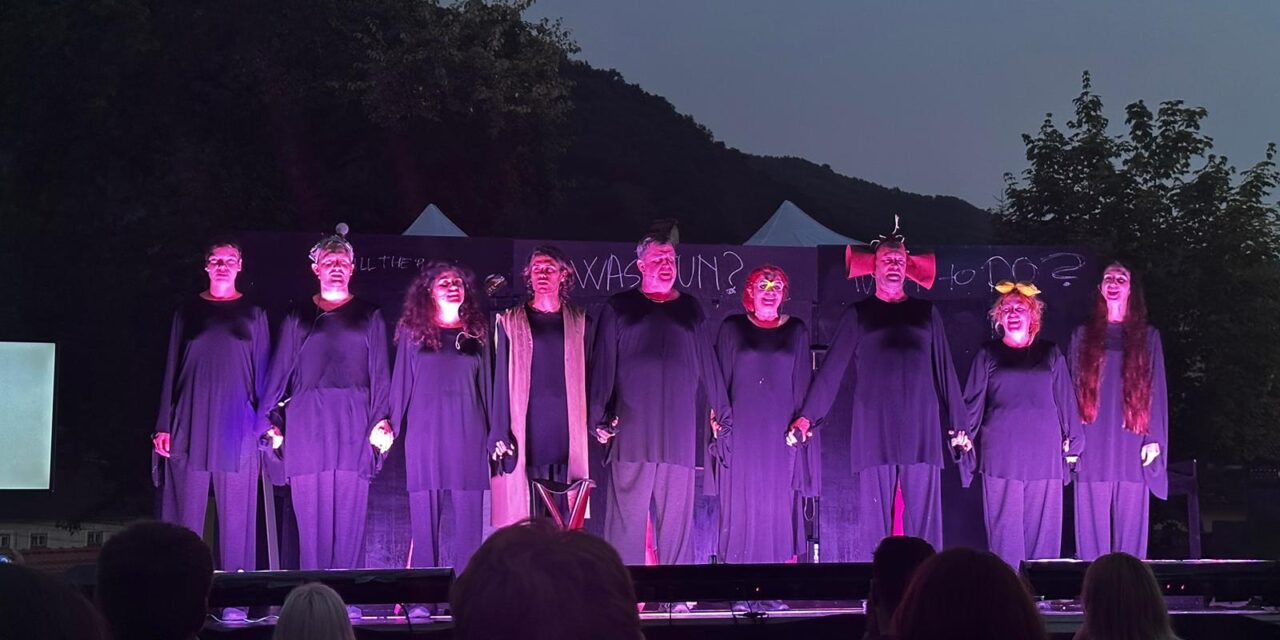 Stagiunea mobilă „unteatru”: proiectul care pune „unteatru” pe roți și valorifică diversitatea culturală din Transilvania