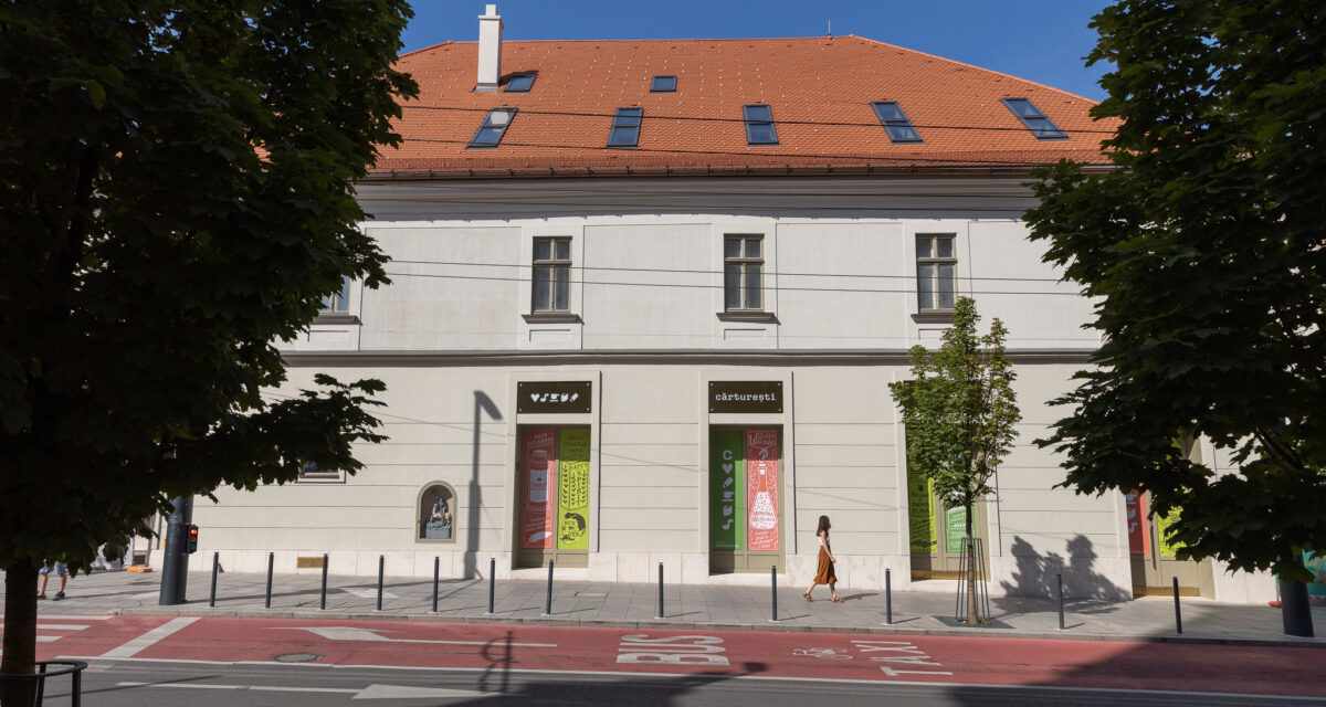 // FOTO // A patra librărie Cărturești din Cluj-Napoca se deschide într-un spațiu istoric – Casa Hintz