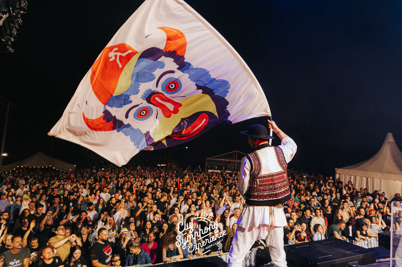 // VIDEO // Trei zile de poveste la Cluj Symphony Experience: și pe ploaie, și cu soare, publicul a cântat și a dansat cu artiștii în Parcul Etnografic