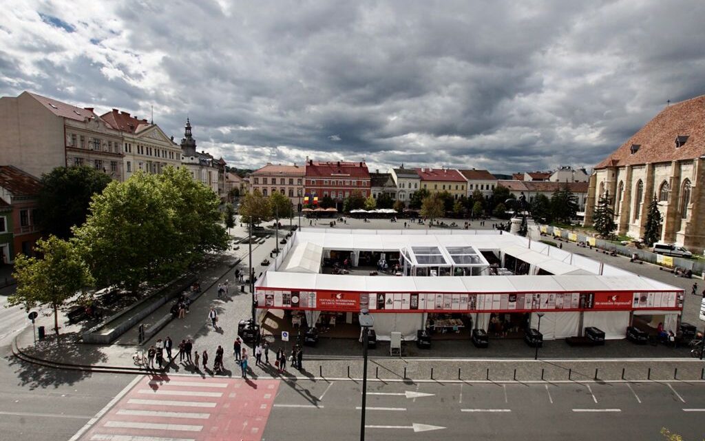 S-a deschis ediția a IX-a a Festivalului Internațional de Carte Transilvania (FICT), la kilometrul zero al Clujului. Programul complet