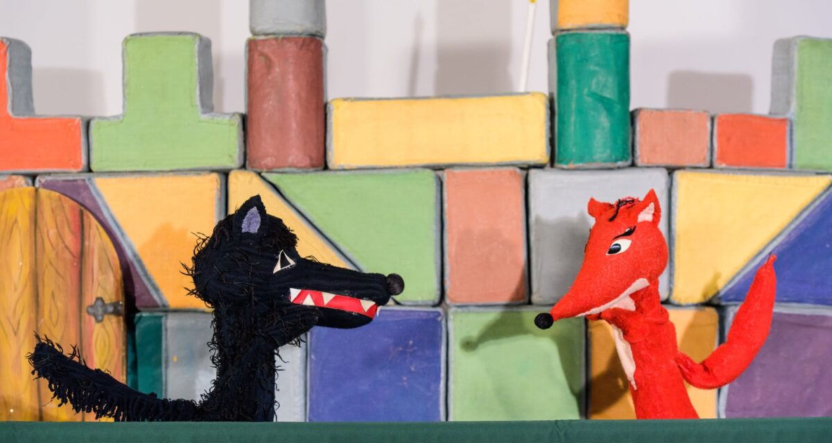 „Turnulețul” și „Pălăria buclucașă”, spectacolele din weekend ale Teatrului „Puck”