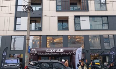 Raliul OneLife „Operațiunea Carpatica” ajunge în România la Cluj, Colibița și Brașov. Fanii bolizilor de ultimă generație, cu buzele umflate, la Cluj-Napoca