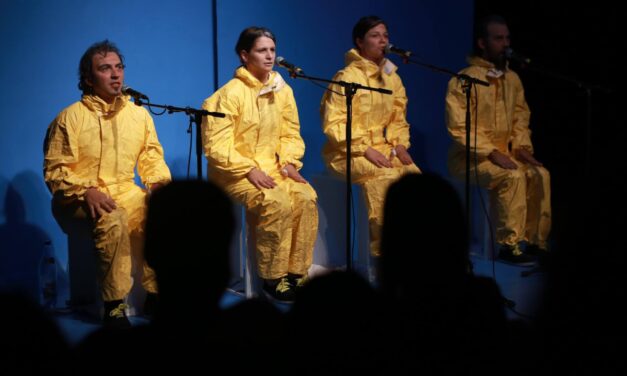 10 ani de „Reactor de creație și experiment”, sărbătoriți cu un „performance”, o cină comunitară și o petrecere. Programul aniversar al lunii martie