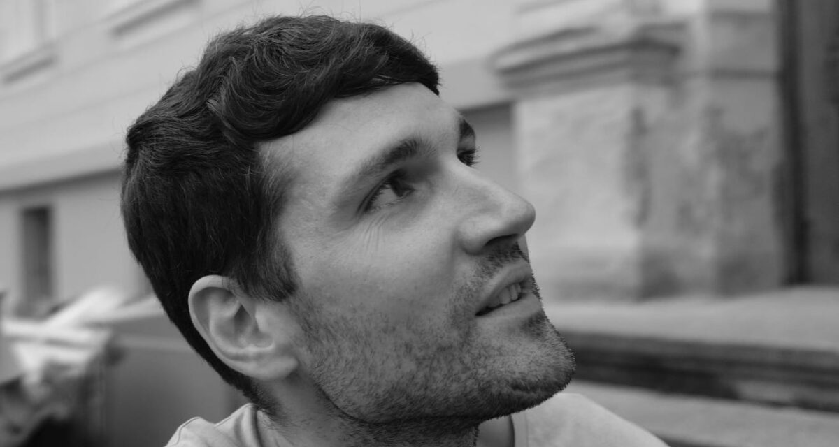 „Ultima familie tradițională” – cartea de poezii a lui Andrei Dósa – se lansează la Cluj-Napoca