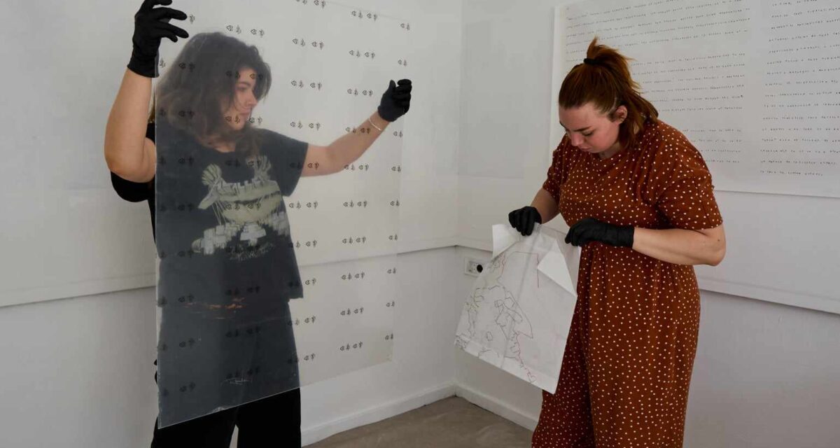 Expoziția-incursiune în ideologie si trecut „Ceai în regim”, a artistei vizuale Maria Albu, la White Cuib