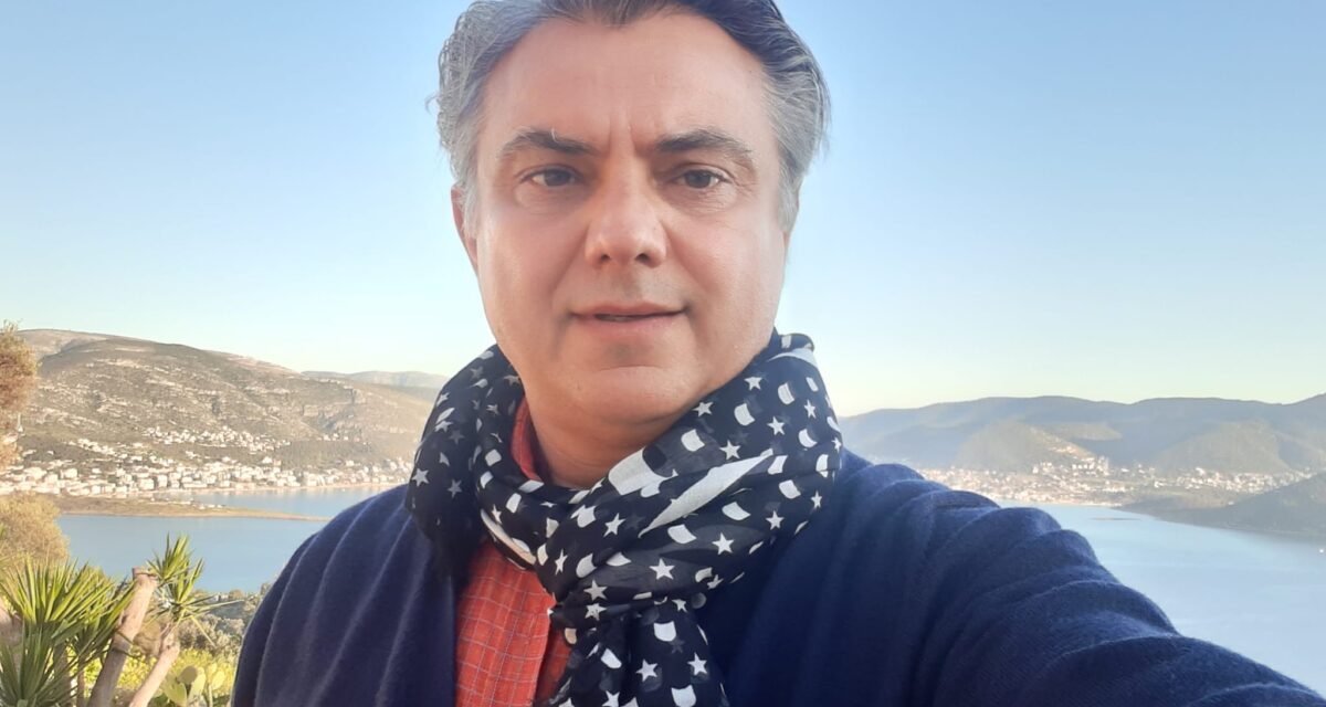 Marius Turda a lansat cartea „În căutarea românului perfect”, în care tratează obiectiv și echilibrat subiecte delicate