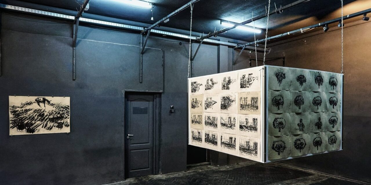 „Acest plai”, expoziție semnată de Raluca Pavelescu, Gabriela Leu, Adrian Buda, care abordează identitatea, diversitatea și coabitarea, la The Cosmic House