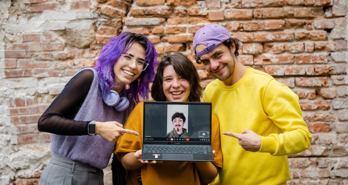Teatru „AUZIT”: o platformă de experiment artistic sonor. Teatrul radiofonic, revitalizat la Cluj