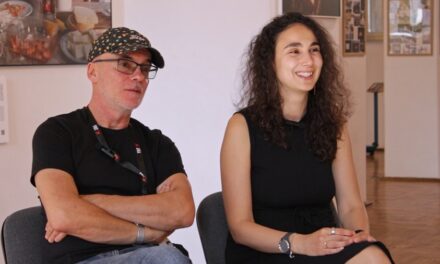 INTERVIU  // VIDEO // Elena Stancu și Cosmin Bumbuț, „vocea diasporei”! Afară e exact ca-n țară